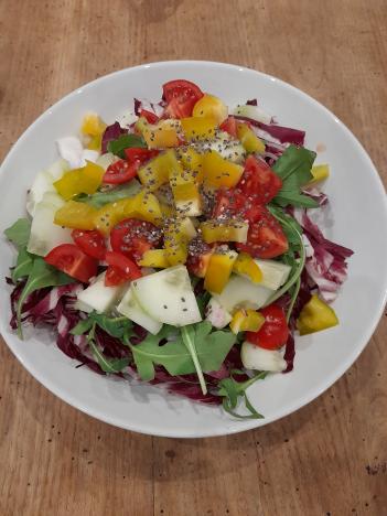 File:Fresh vegetables salad.jpg